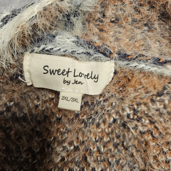 Chic Diamond Pattern Cardigan - Picture 2 of 3